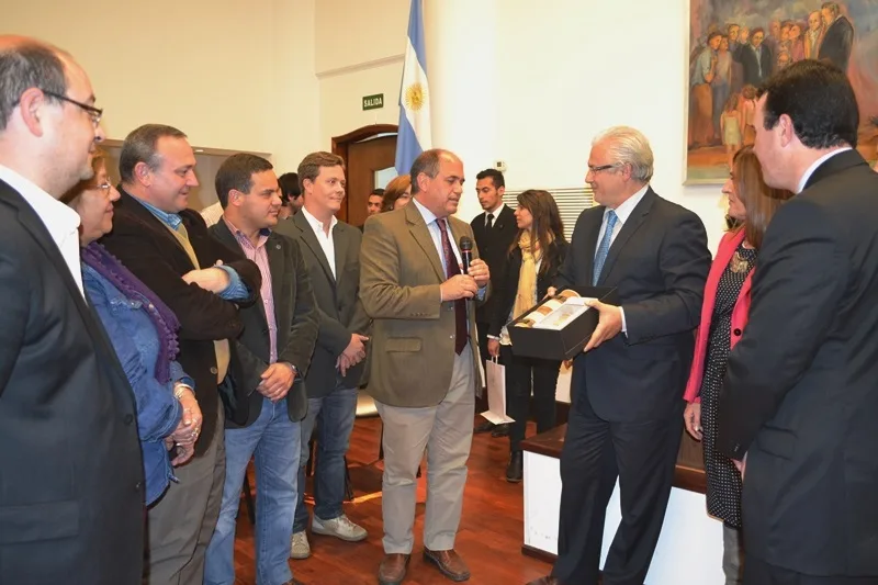 El Concejo Municipal distinguió a Baltasar Garzón como Huésped de Honor
