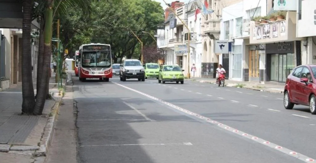 Aprobaron modificaciones en el funcionamiento del carril exclusivo de Avenida Rivadavia