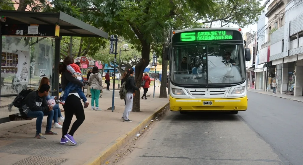 Será obligatorio que los colectivos urbanos tengan aire acondicionado