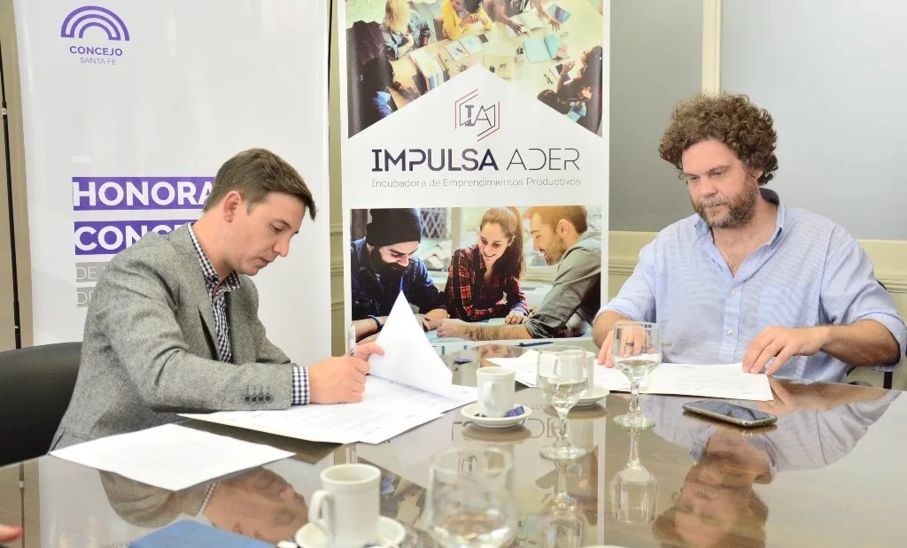 Se firmó un convenio entre el Concejo Municipal y la Agencia para el Desarrollo de Santa Fe y la Región