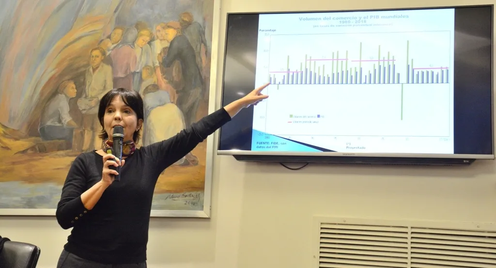 En el Concejo Municipal: Marcó del Pont disertó sobre la perspectiva de la economía argentina