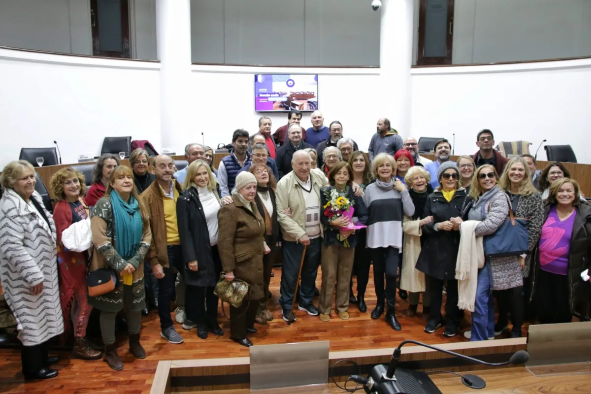 María Azucena Catania fue distinguida en el Concejo Municipal por su trayectoria artística en Santa Fe