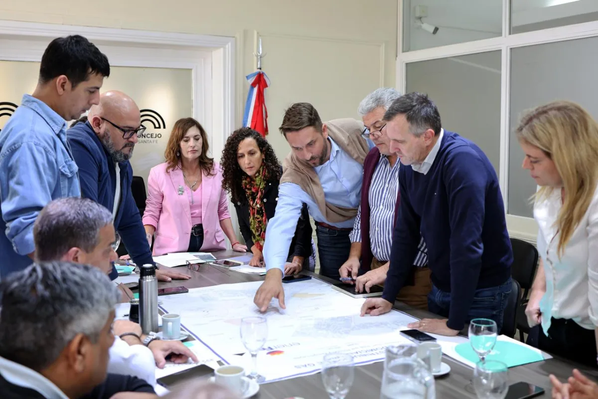 Gasoducto Metropolitano: coordinan acciones entre Provincia, Municipio y Concejo