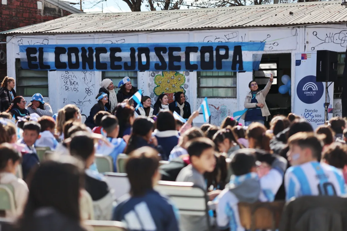 Jugó Argentina y la Fan Fest fue en la escuela Estrada de barrio Los Troncos