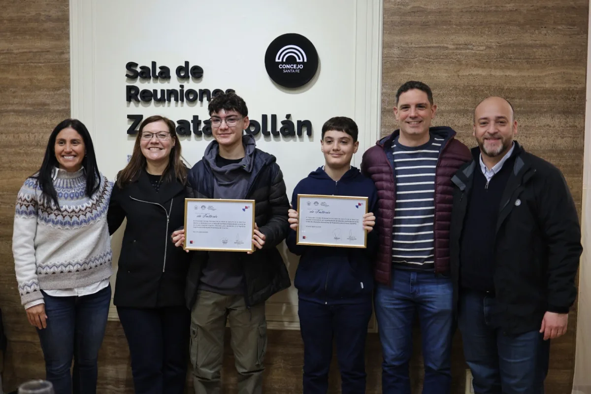 El Concejo distinguió a jóvenes estudiantes que representaron a Santa Fe en olimpíadas de matemática