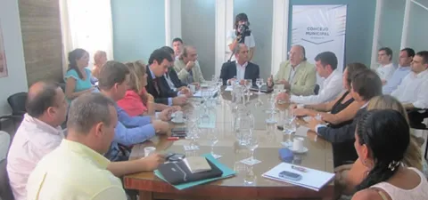 Los concejales analizaron el proyecto de reconversión del Puerto local