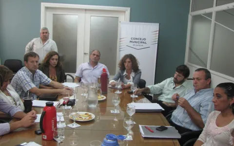 Funcionarios municipales concurrieron al Concejo Municipal