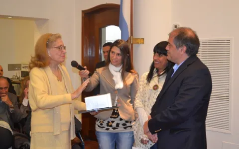 “Santafesina Destacada”: Cristina Buchara tuvo su merecido homenaje en el Concejo