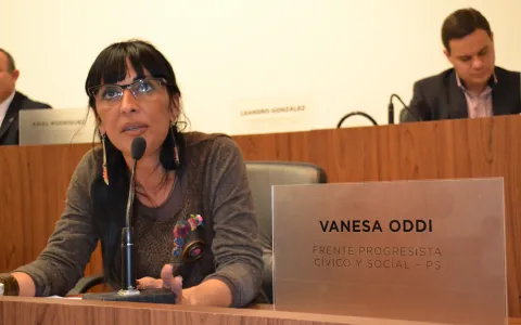 Colocarán baldosas por la memoria en distintos lugares de la ciudad