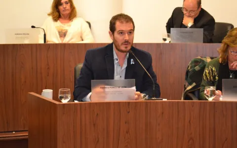 Proponen la colocación de cestos de residuos en los colectivos urbanos
