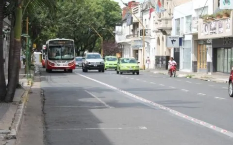 Aprobaron modificaciones en el funcionamiento del carril exclusivo de Avenida Rivadavia