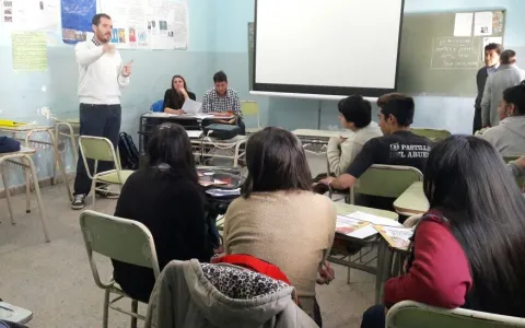 El Concejo visitó la Escuela República Argentina