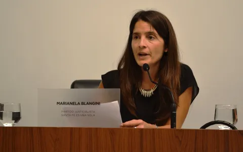 Solicitan estudios para ordenar el tránsito en las inmediaciones de establecimientos educativos
