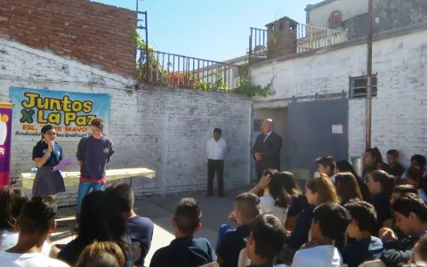 El Concejo visitó la Escuela 7 de Mayo
