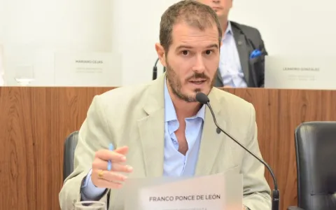 Bares y restaurantes deberán contar con mesas accesibles para personas con discapacidad motriz