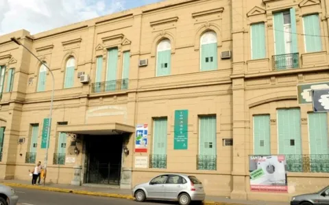 Se podrá estacionar en la mano izquierda de algunas calles aledañas al Hospital Cullen