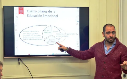 Charla sobre la implementación de la “Educación Emocional en el aula”