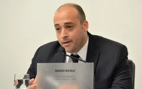 Piden la puesta en valor de la Plaza “Islas Malvinas” en Barrio Los Hornos
