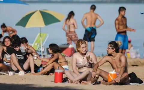 Balnearios y playas: piden habilitar zonas para la práctica de deportes y juegos de recreación náuticos