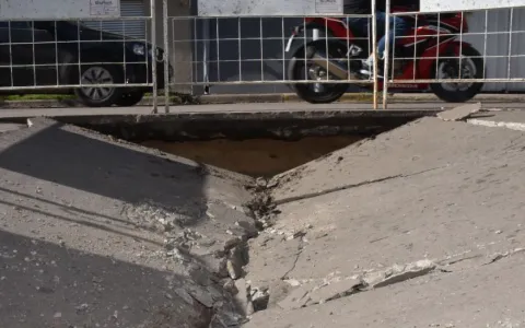 Boulevard Gálvez: piden informes sobre hundimientos, estado de cloacas primarias y conductos colectores troncales