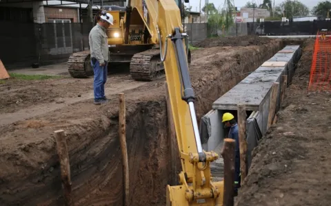 Concejales convocan a funcionarios municipales por obras en marcha en la ciudad