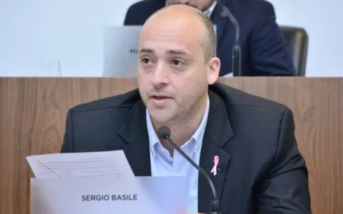 Solicitan gestiones para que no se suspendan vuelos de Aerolíneas a Capital