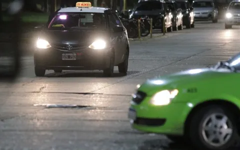 Se aprobaron medidas para el servicio de taxis y remises