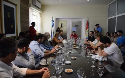 Nocturnidad: Concejales recibieron a miembros del Bureau de Eventos