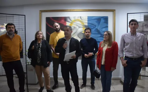 A 20 años de la inundación: Se inauguraron dos muestras en el Concejo Municipal