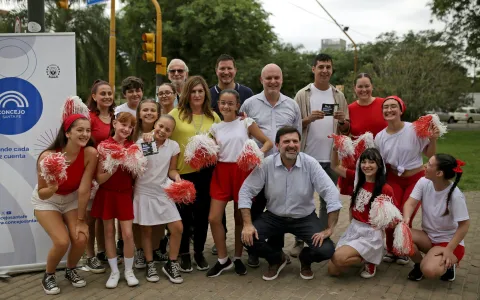 El Concejo adhirió al Día de la Seguridad Peatonal y concientizó con una llamativa intervención artística