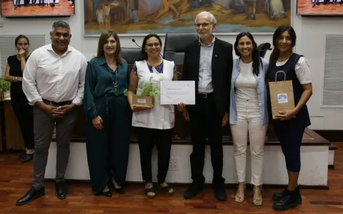 El Concejo entregó por primera vez el reconocimiento “Sembrando Escuelas”