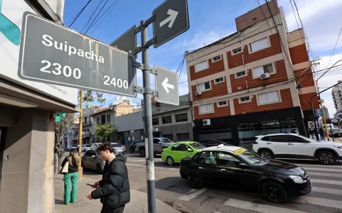 Habilitan el giro a la derecha en la esquina de Rivadavia y Suipacha