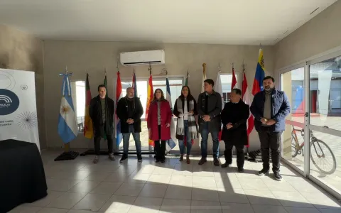 El Concejo presentó un concurso para diseñar el futuro Paseo de las Colectividades