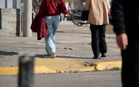 Avenidas comerciales más accesibles: se aprobó un proyecto surgido del Concejo Mayor