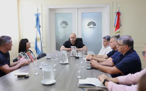 Basile recibió a la nueva comisión directiva de Bomberos Voluntarios Santa Fe Capital