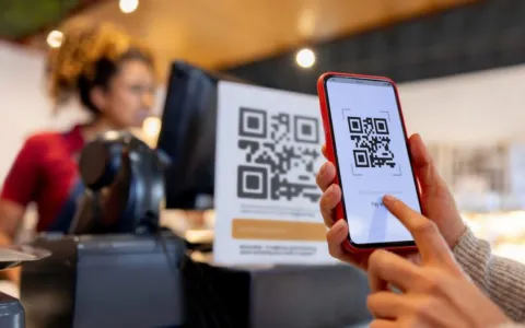 Santa Fe impulsa menús accesibles con QR para personas ciegas o de baja visión en bares y restaurantes