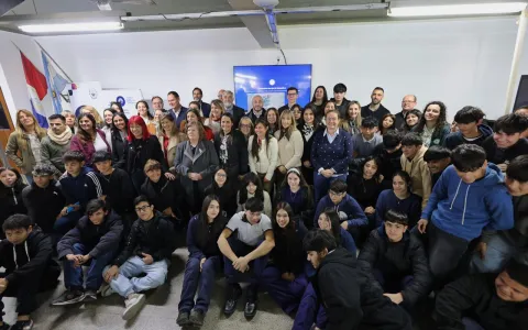 Con las escuelas como protagonistas, se presentó el programa de salud mental adolescente “De esto sí se habla”
