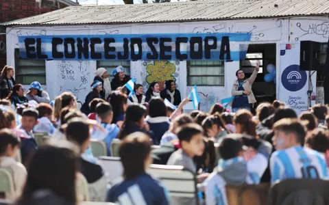Jugó Argentina y la Fan Fest fue en la escuela Estrada de barrio Los Troncos