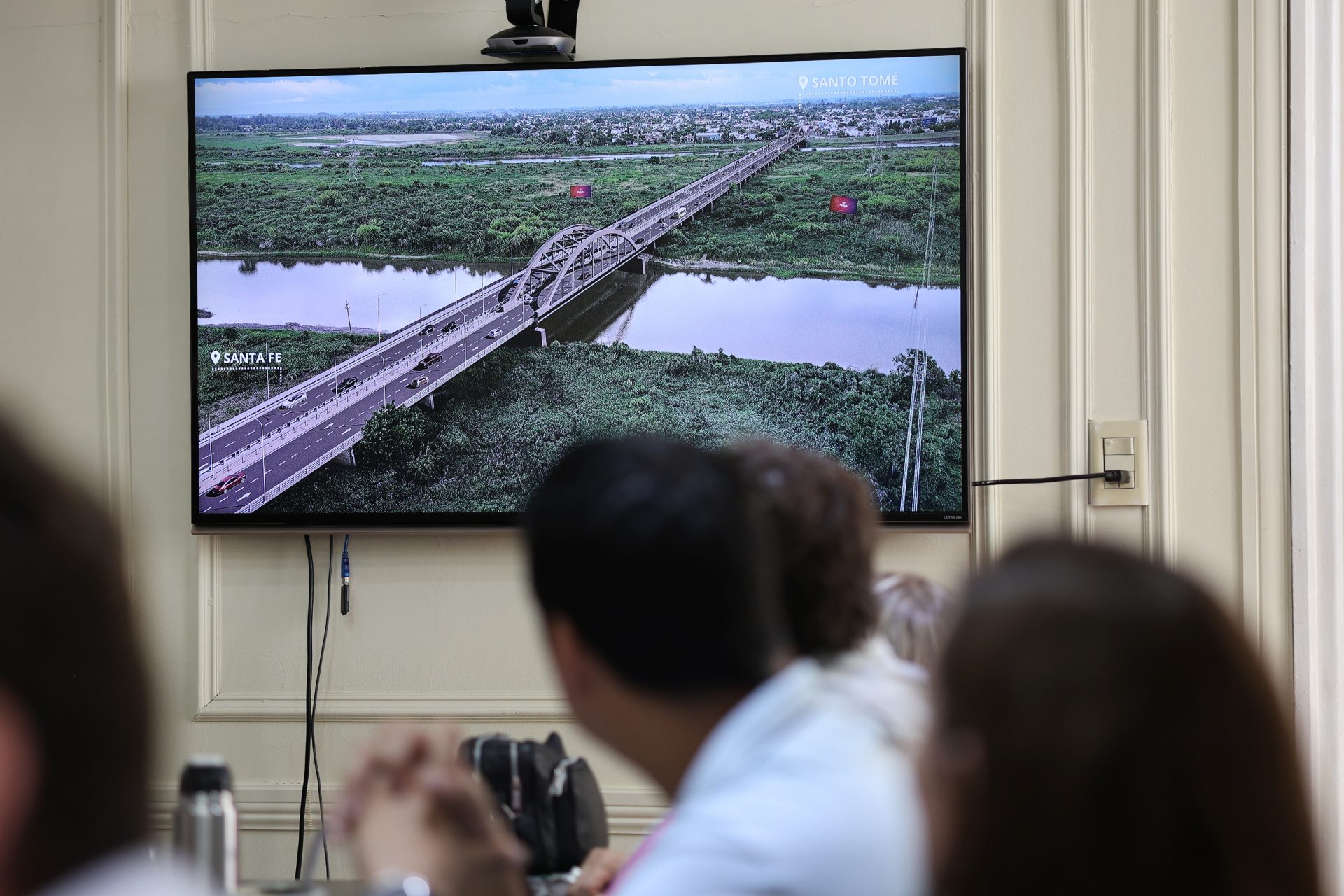 Enrico presentó al Concejo detalles del nuevo puente a Santo Tomé